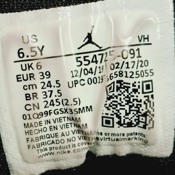 Nike Air Jordan 1 Mid Retro Triple Black Lace Up Leather Athleisure Sneaker F340 - Picture 9 of 12